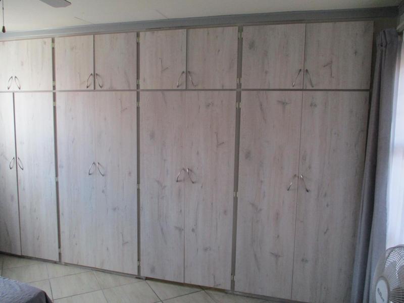 4 Bedroom Property for Sale in Langenhovenpark Free State